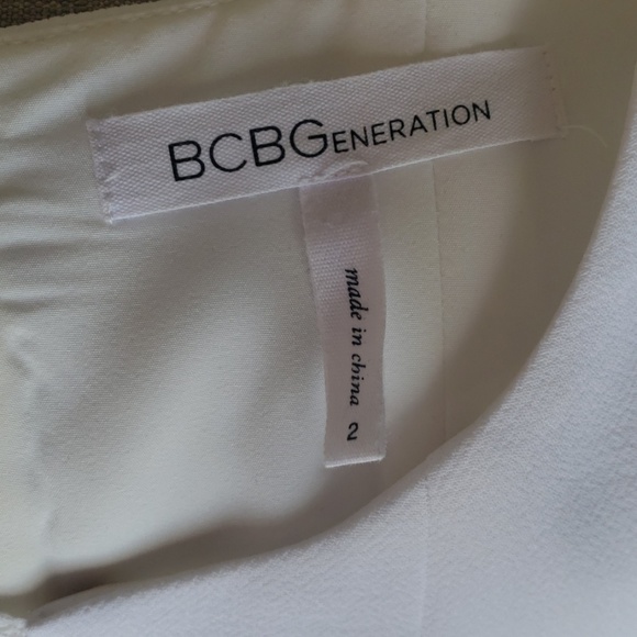 BCBG Generation White Flowy Sleeveless Dress - Picture 6 of 8